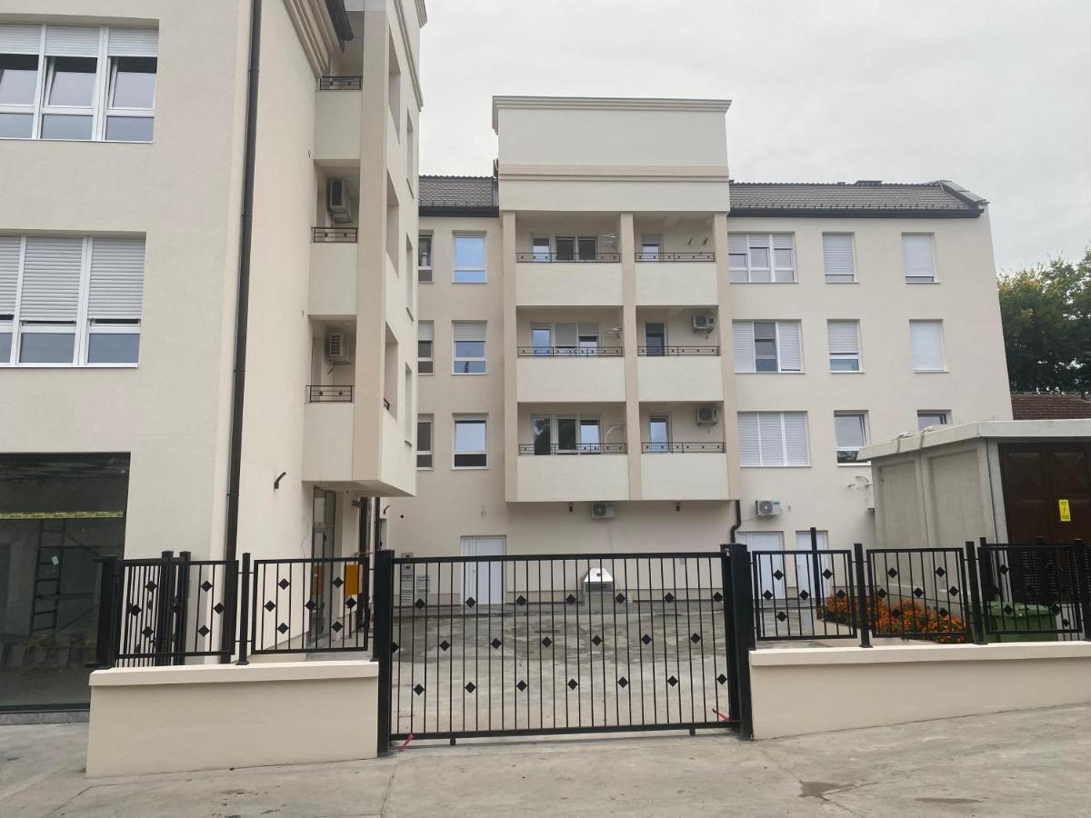 Apartman Mdb Lux Subotica Eksteriør bilde